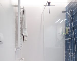 Interiorismo integral de vivienda, vista de la ducha
